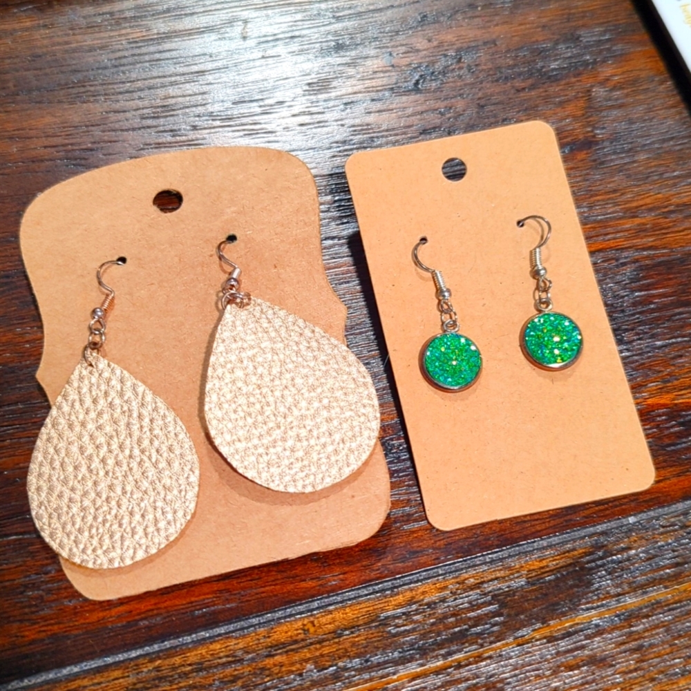 Lot of 2 pairs of earrings